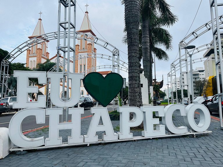 Studio sofisticado no Centro com vaga de garagem