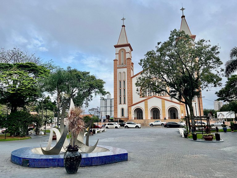 Studio no Centro de Chapecó, Vista para a Catedral