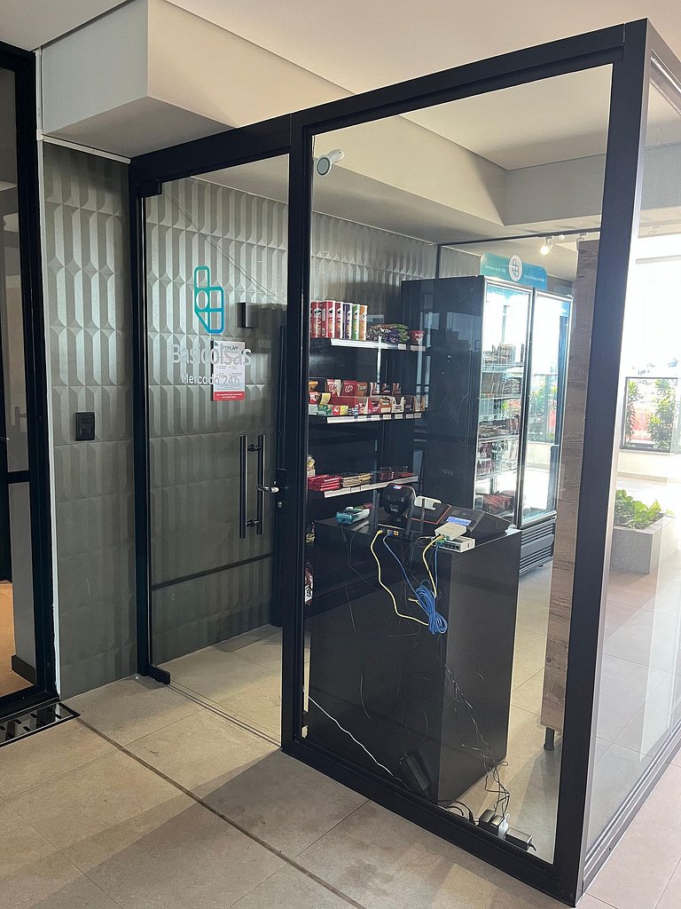 Studio sofisticado no Centro com vaga de garagem