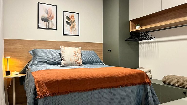 Studio sofisticado no Centro com vaga de garagem